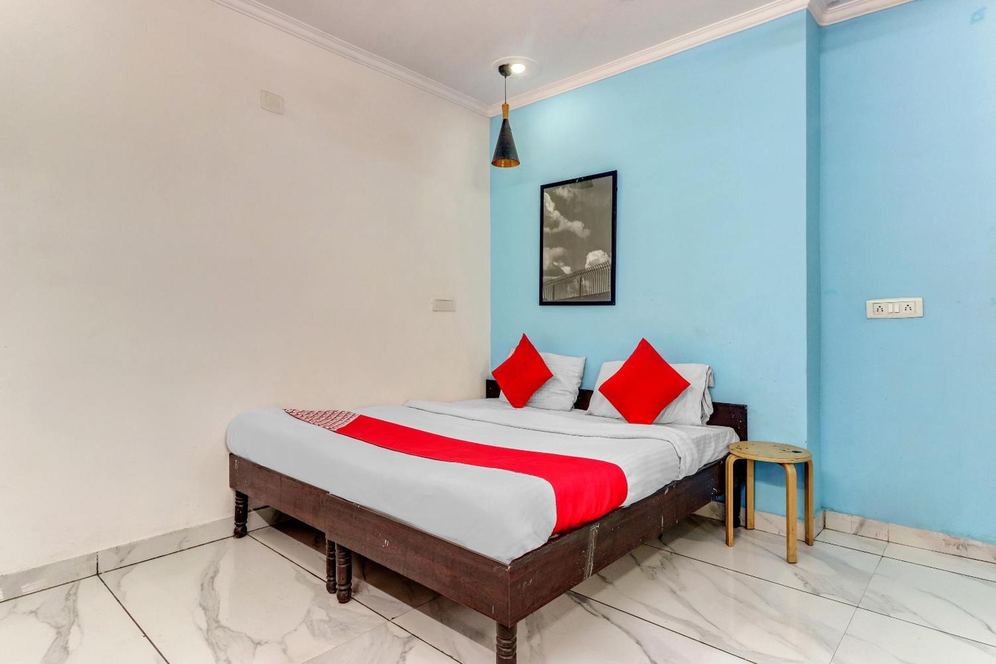 Hotel O Cozy Stay Delhi  Buitenkant foto