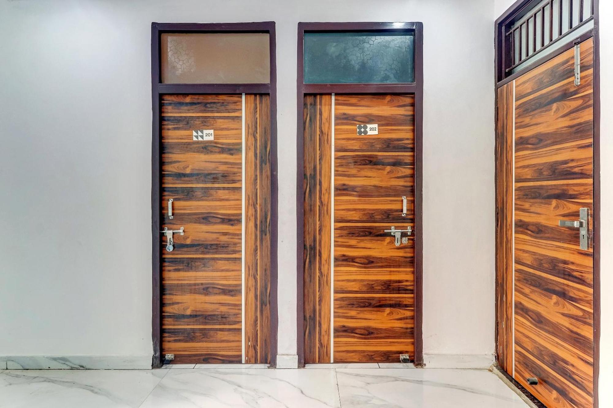 Hotel O Cozy Stay Delhi  Buitenkant foto