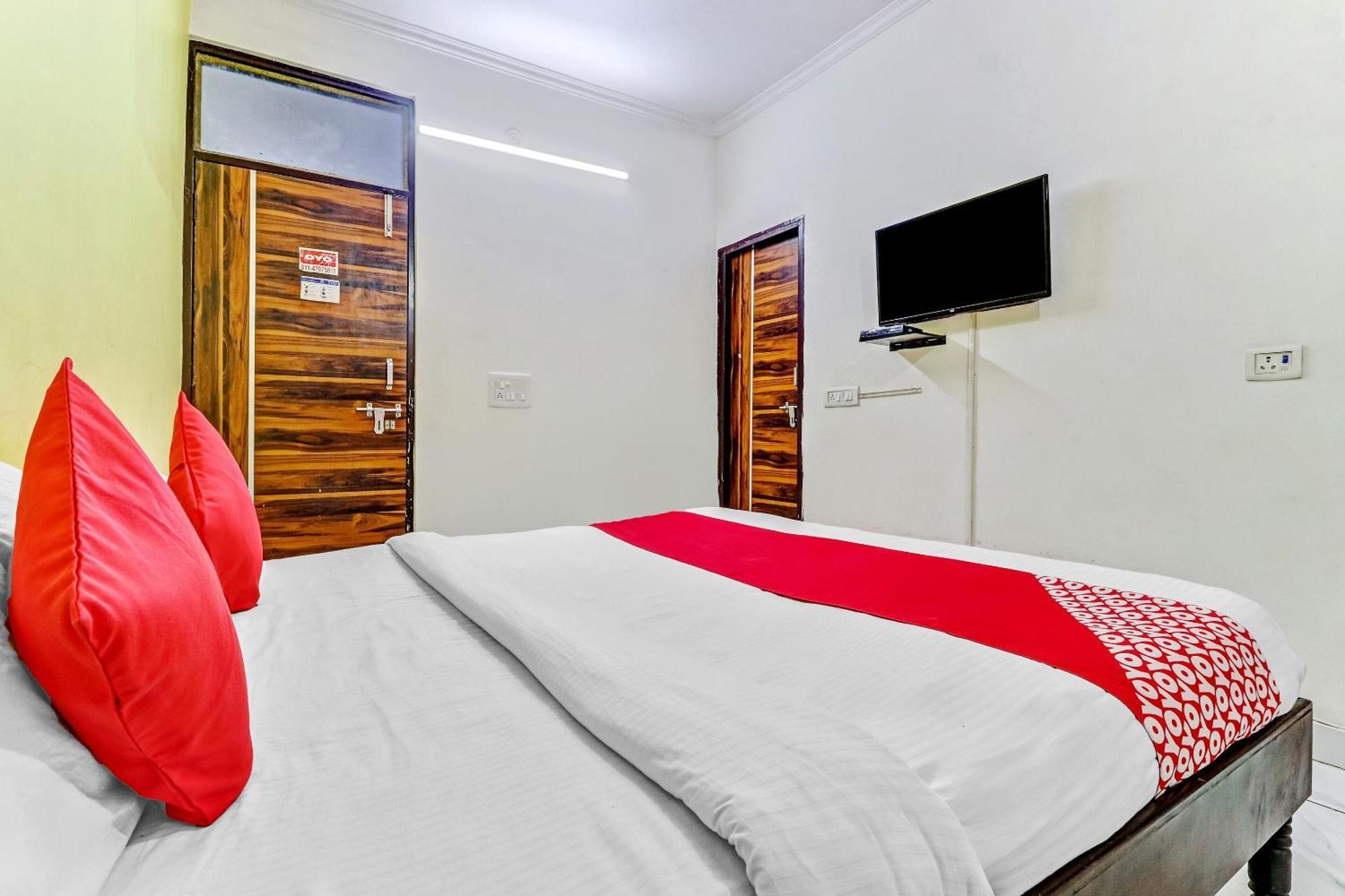 Hotel O Cozy Stay Delhi  Buitenkant foto