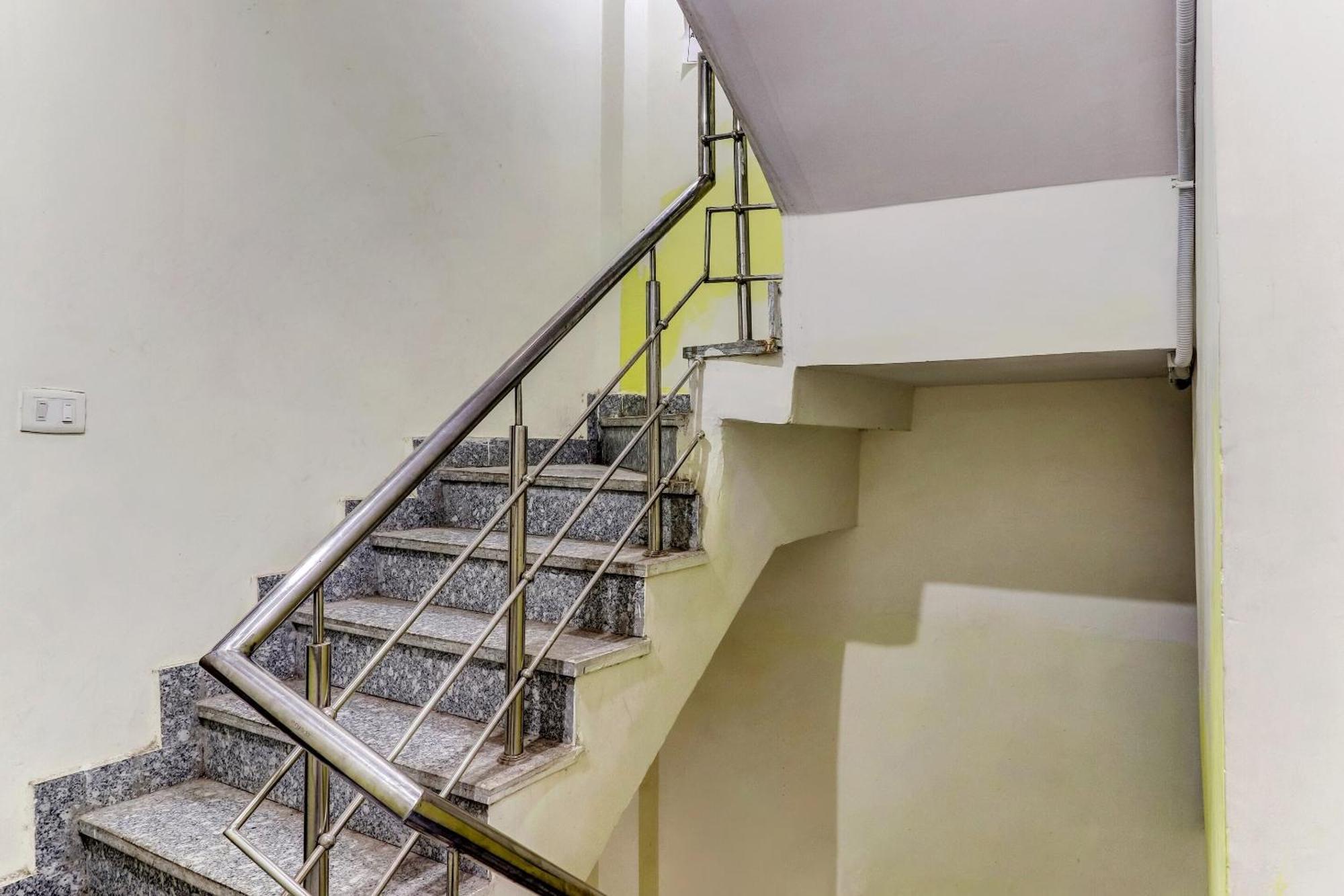Hotel O Cozy Stay Delhi  Buitenkant foto