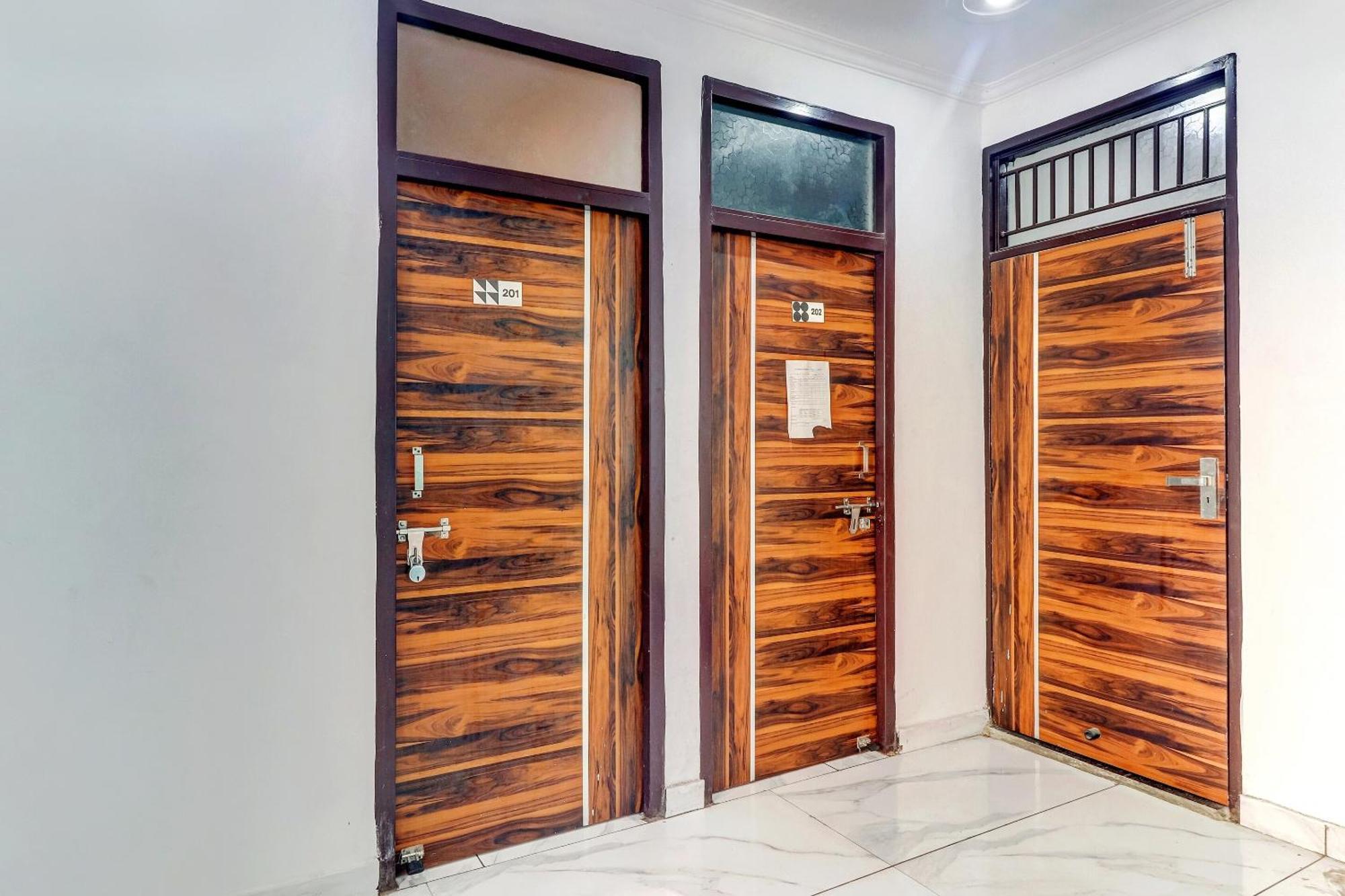 Hotel O Cozy Stay Delhi  Buitenkant foto