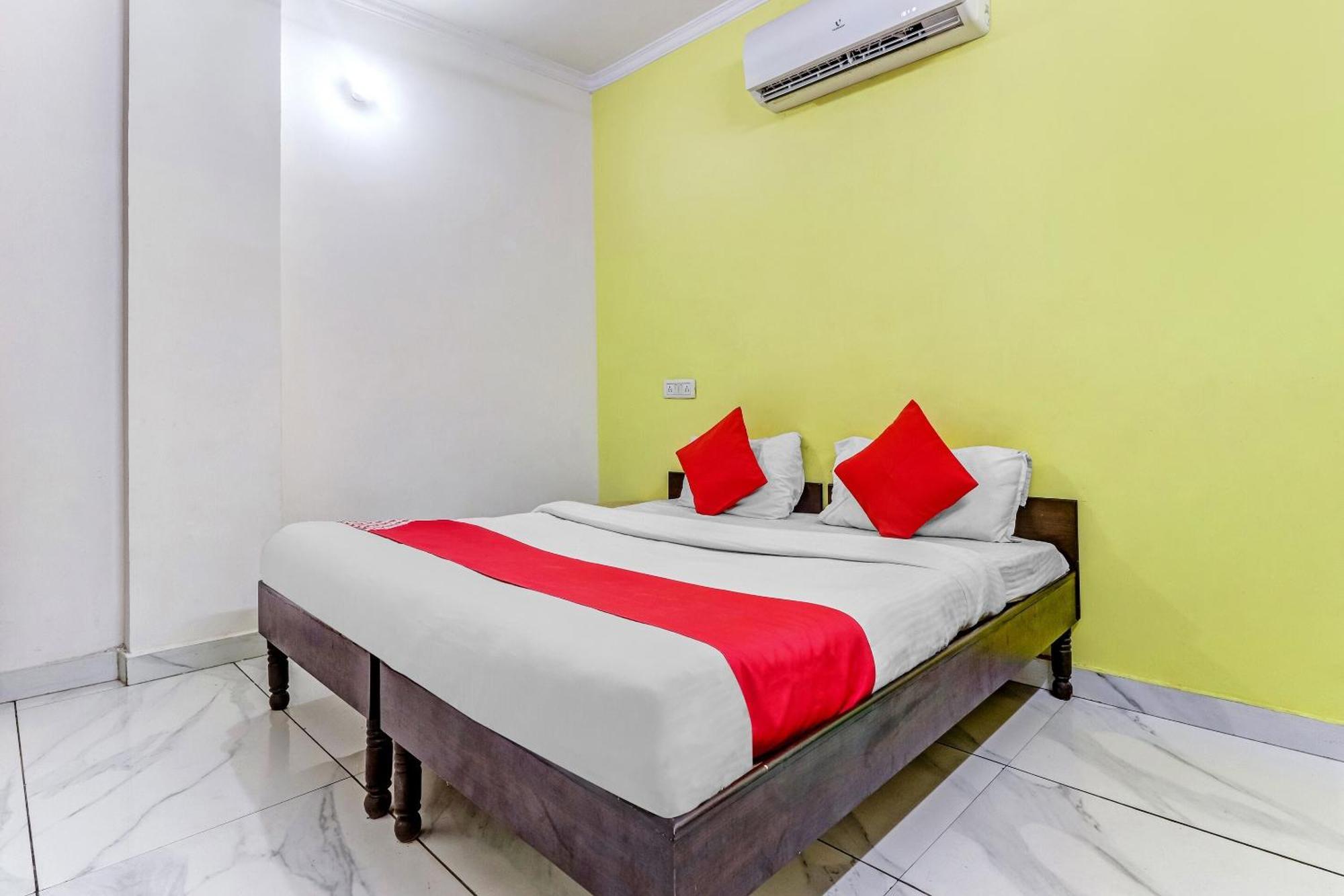Hotel O Cozy Stay Delhi  Buitenkant foto
